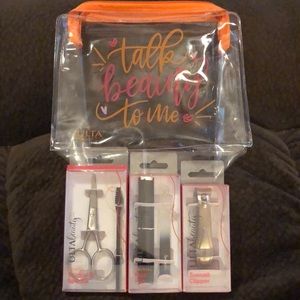 NWOT Scissor & Spoolie, File, Clipper, and Bag